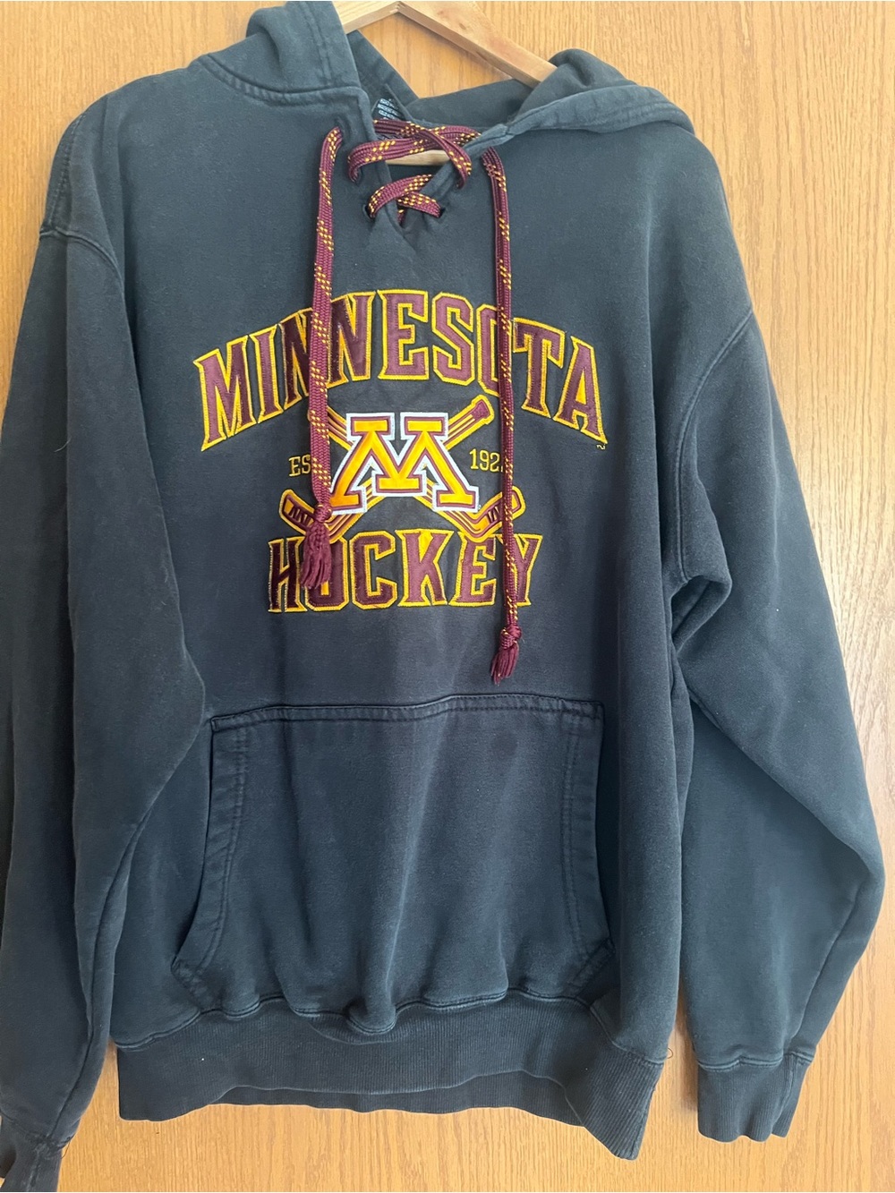 University of Minnesota Golden Gophers Hockey Hoodie Size Large